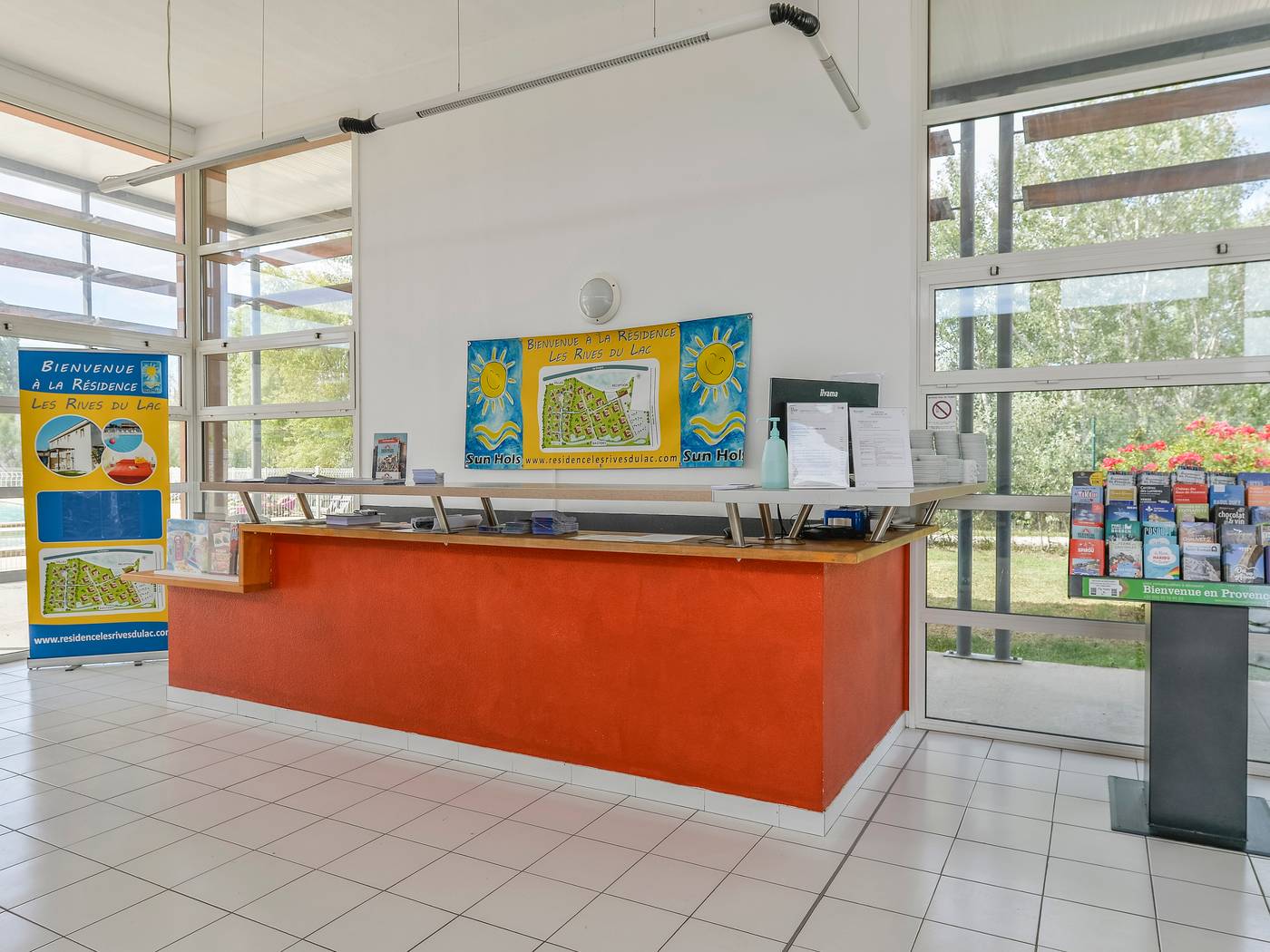 Residence Vacanceole Sun Hols Les rives du lac-France-ST SATURNIN LES AVIGNON-General view-7