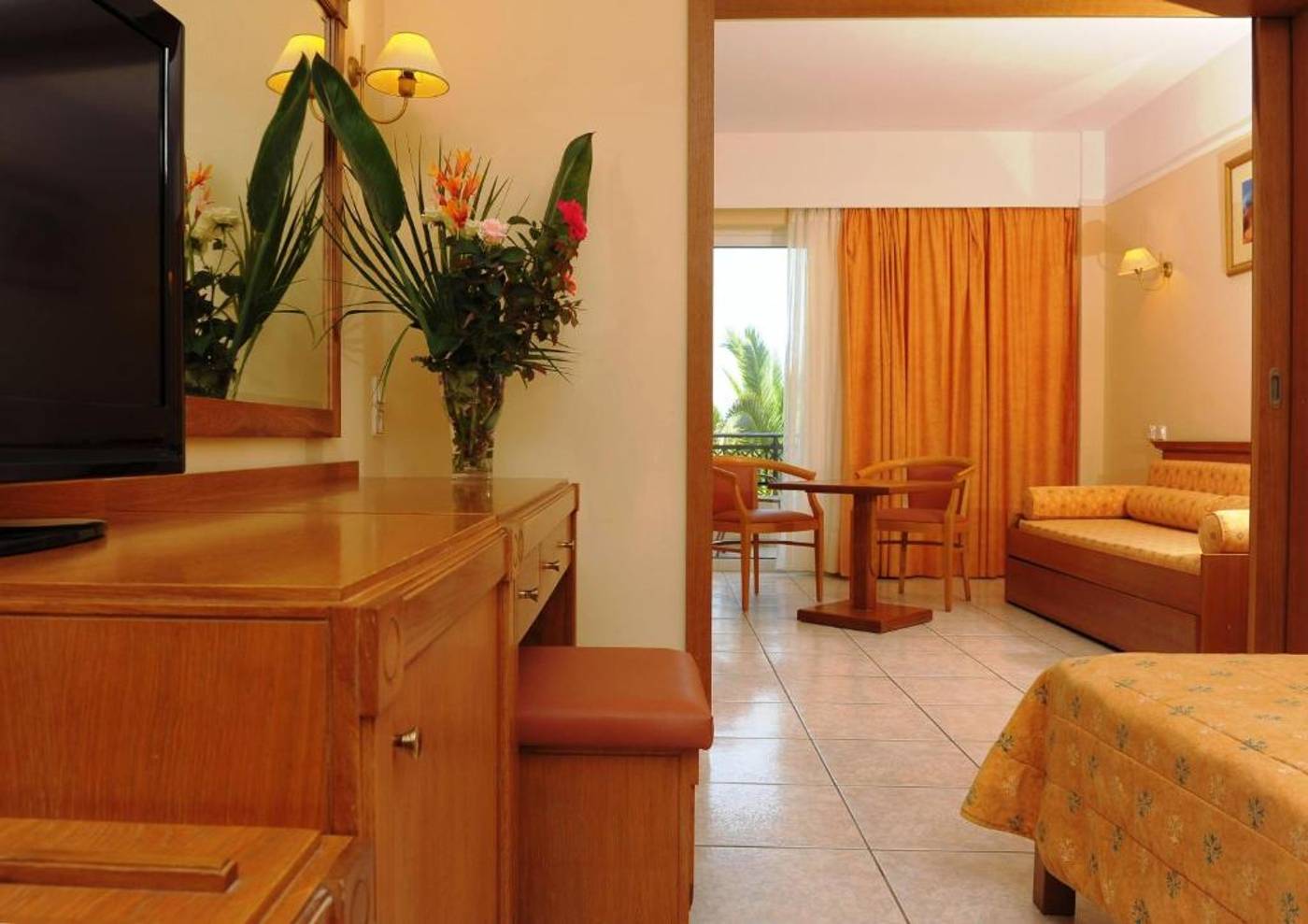 Vantaris-Palace-Room-27