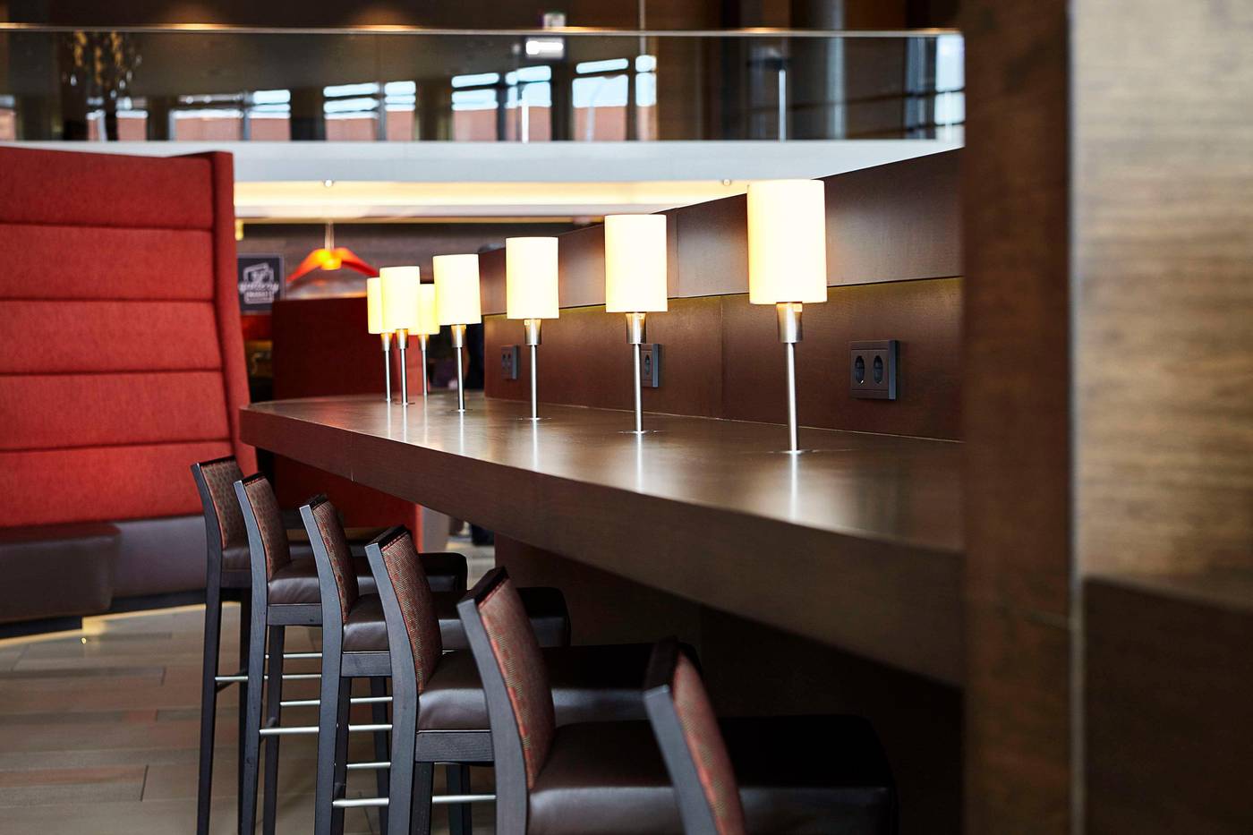 Hyatt-Place-Amsterdam-Airport-Lobby-13