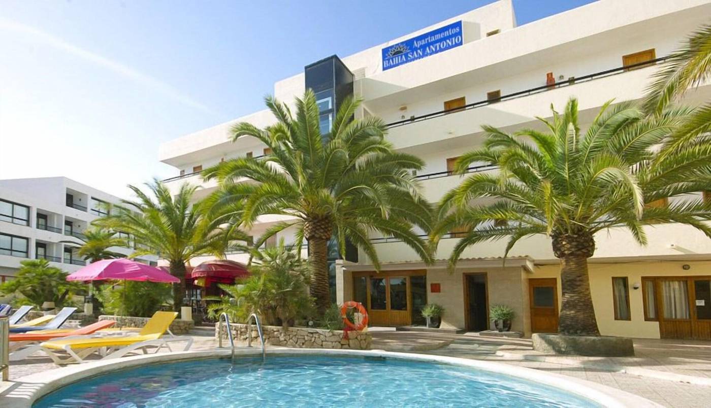 Bahia-de-San-Antonio-Pool-3