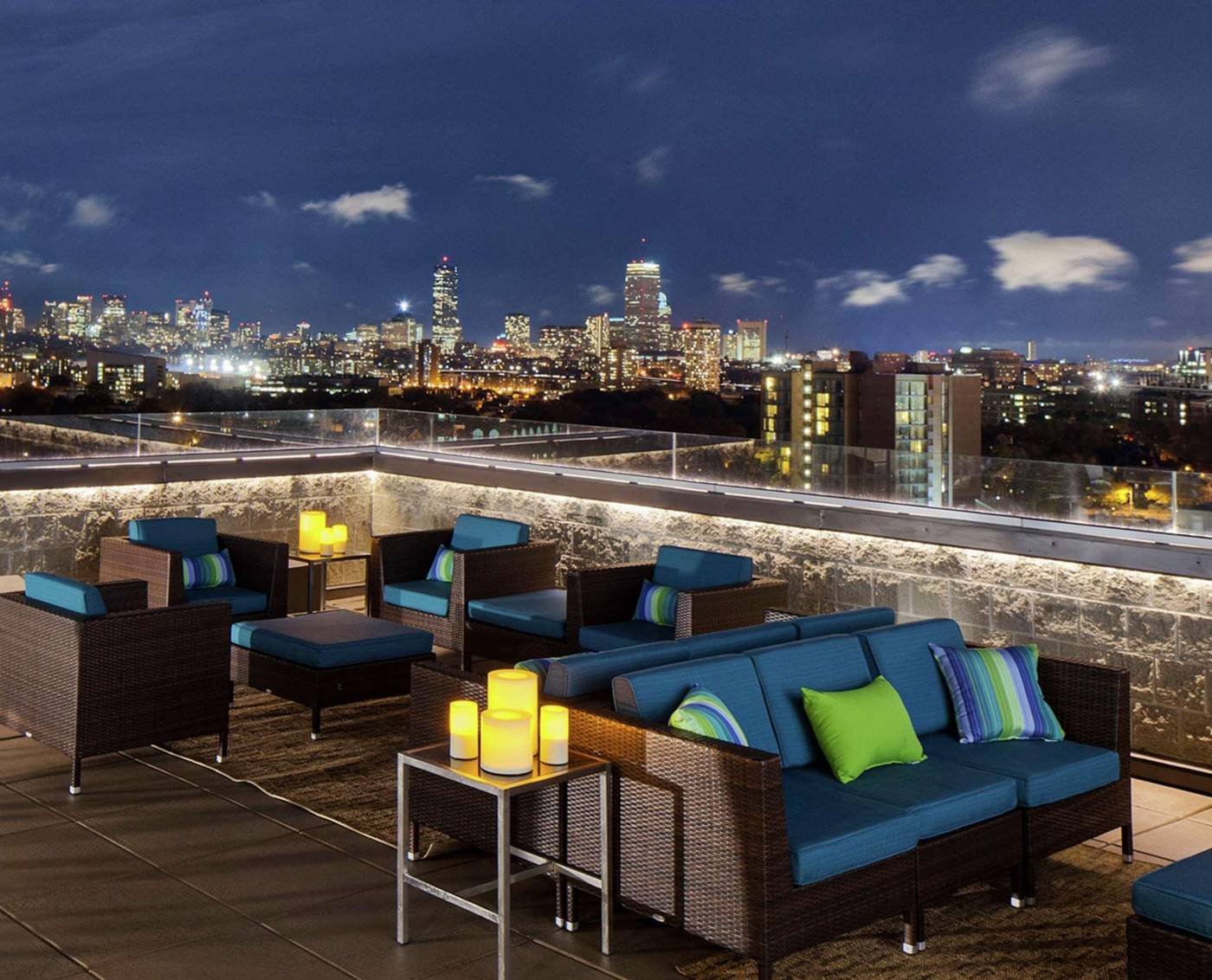 DoubleTree-Suites-by-Hilton-Hotel-Boston-Cambridge-Terrace-40