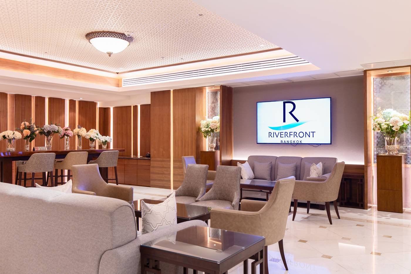 Riverfront-Bangkok-Lobby-2