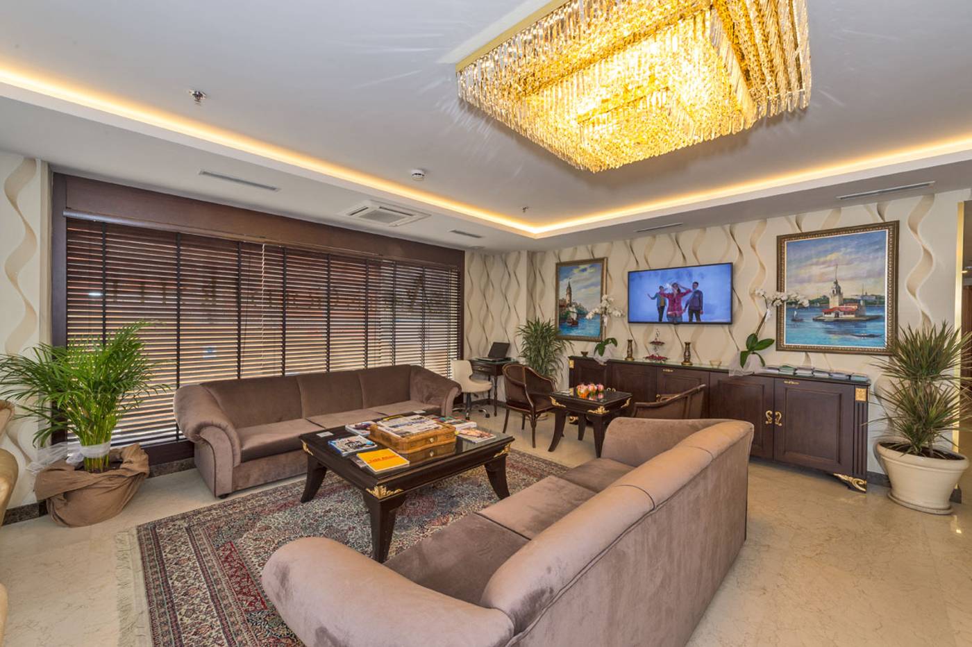 Aprilis-Gold-Hotel-Lobby-10