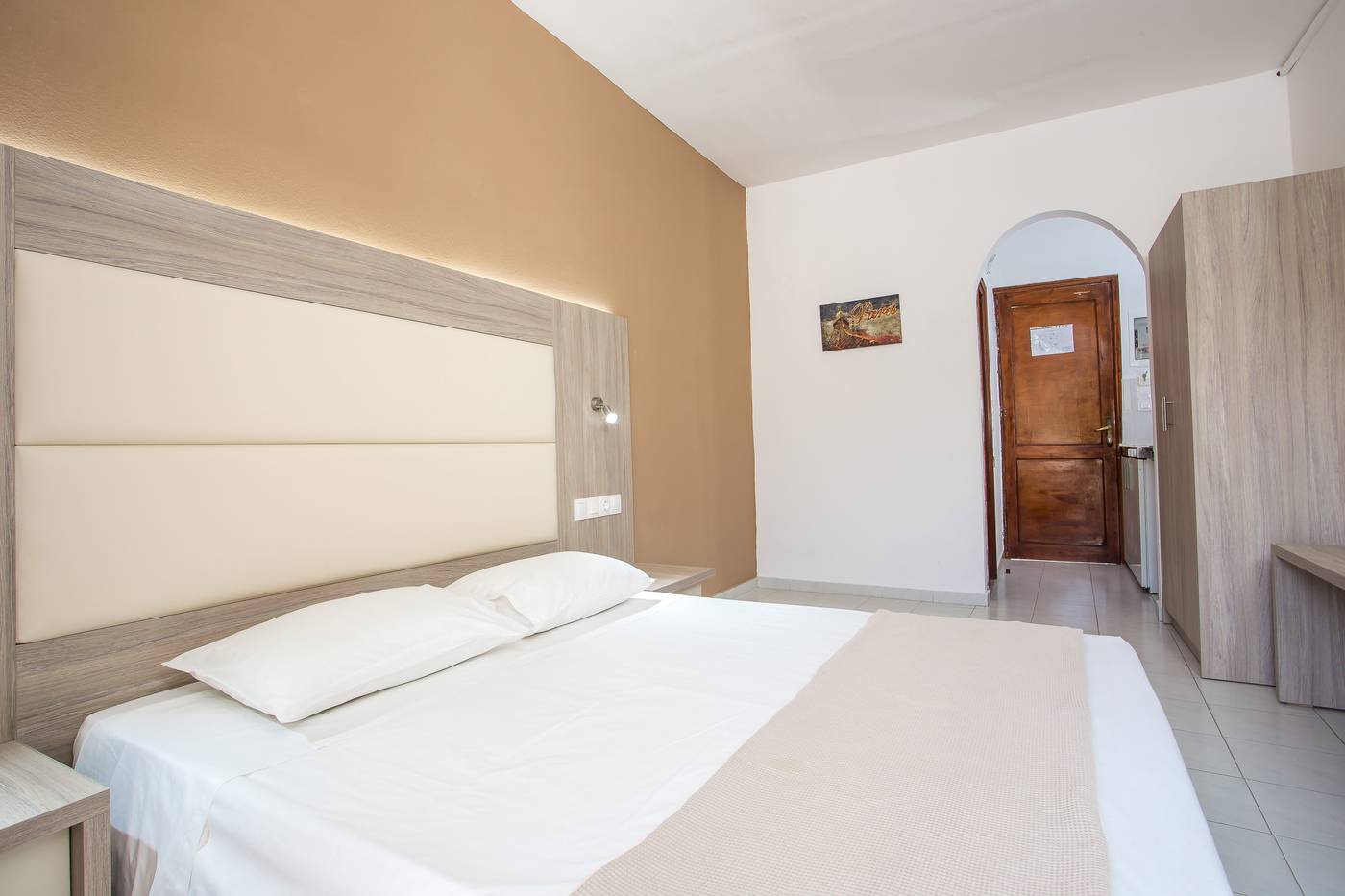 Maroula-Studios-Room-25