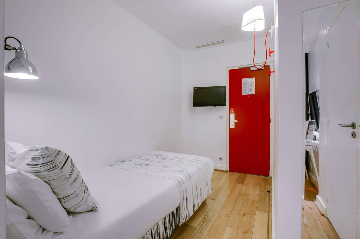 Astoria-Astotel-Room-33