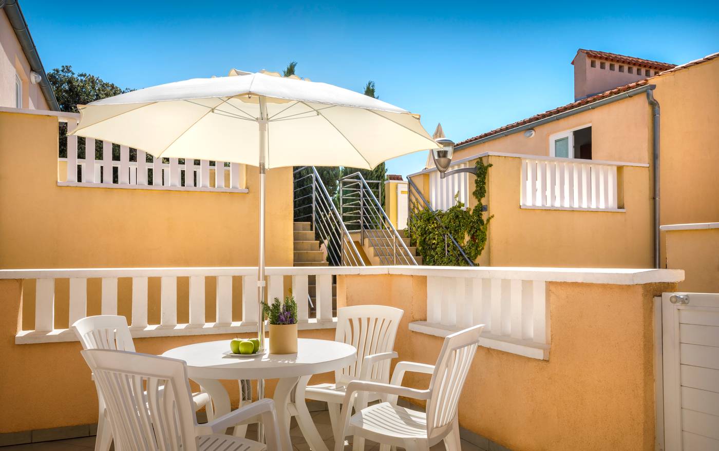 Maistra-Select-Amarin-Resort-Room-18