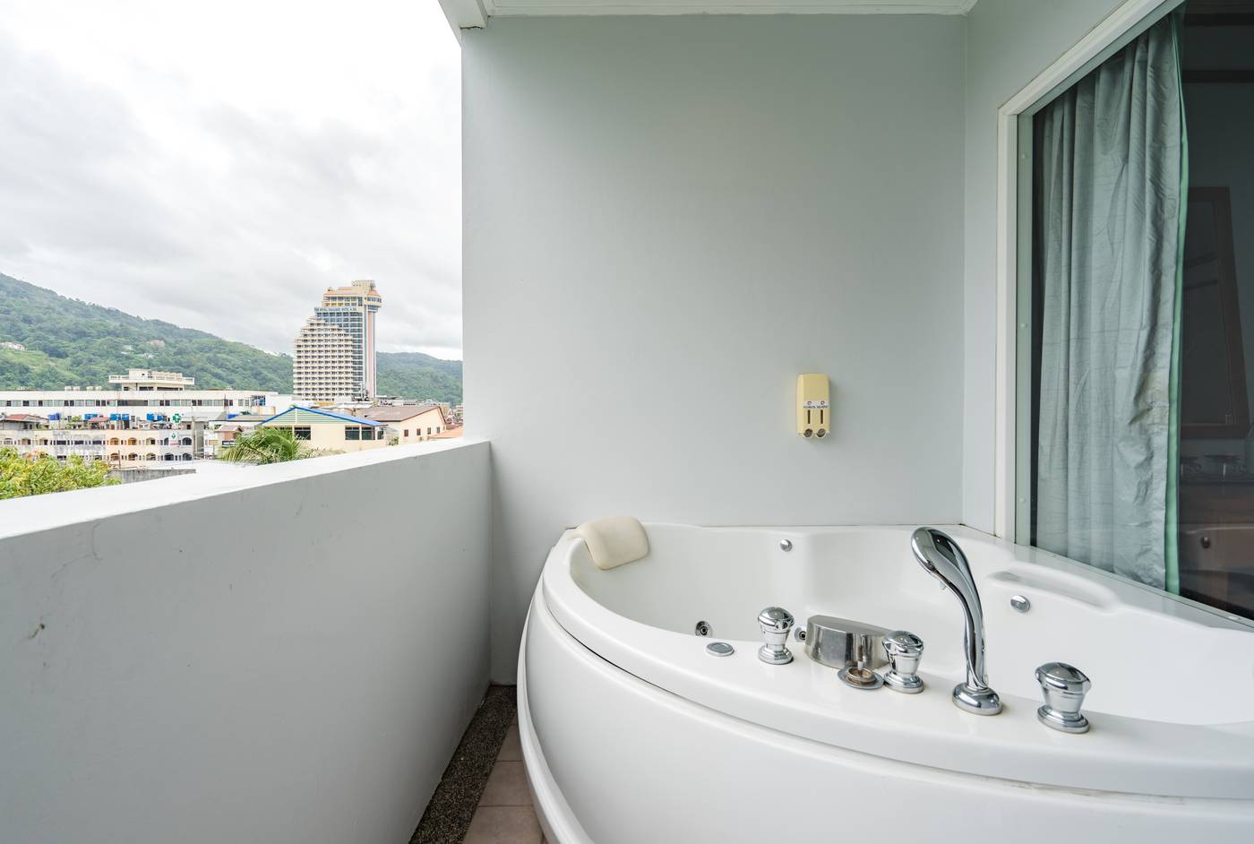 Patong-Pearl-Resortel-Phuket-Room-42