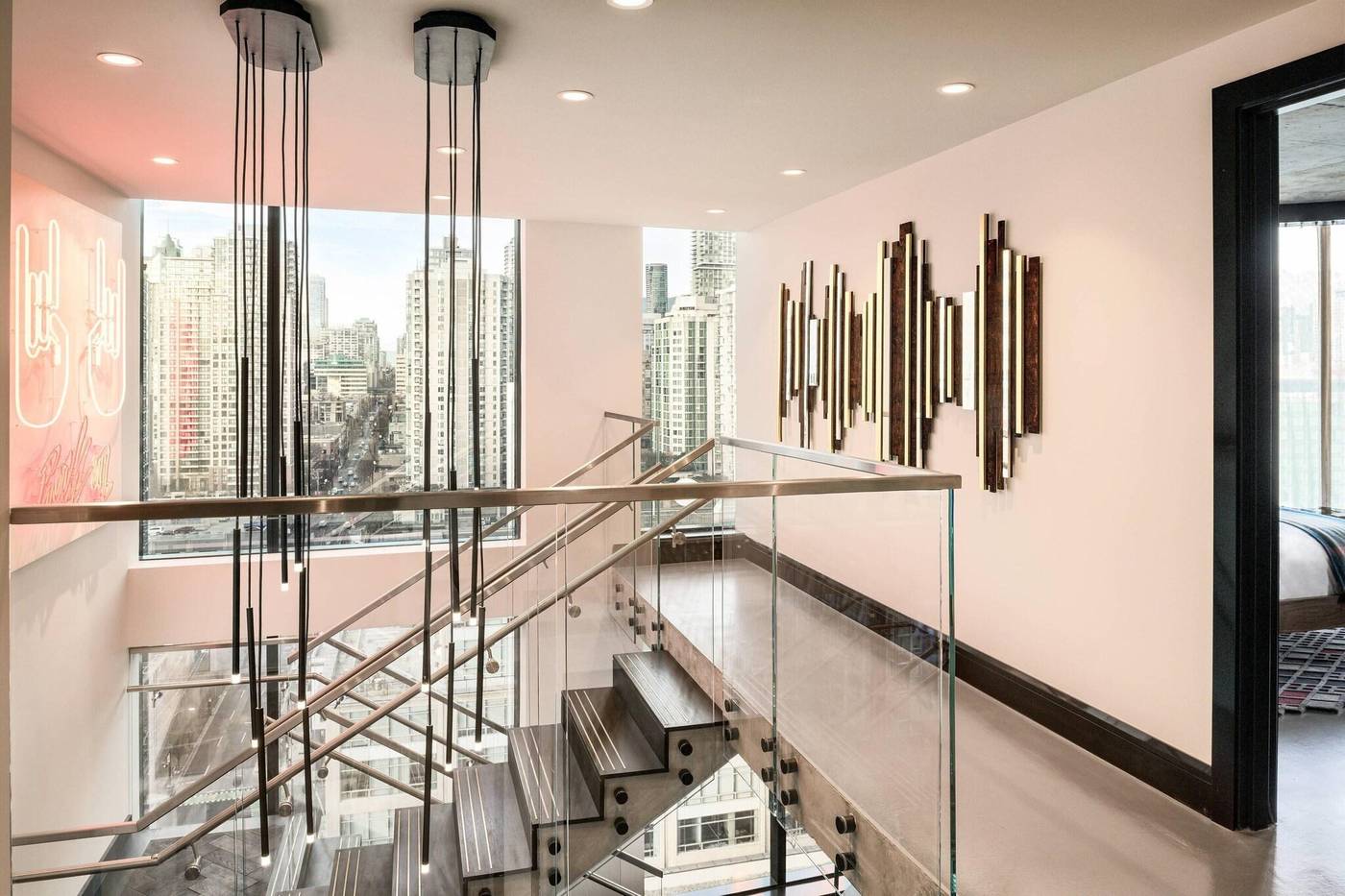 the-DOUGLAS--Autograph-Collection-Room-22