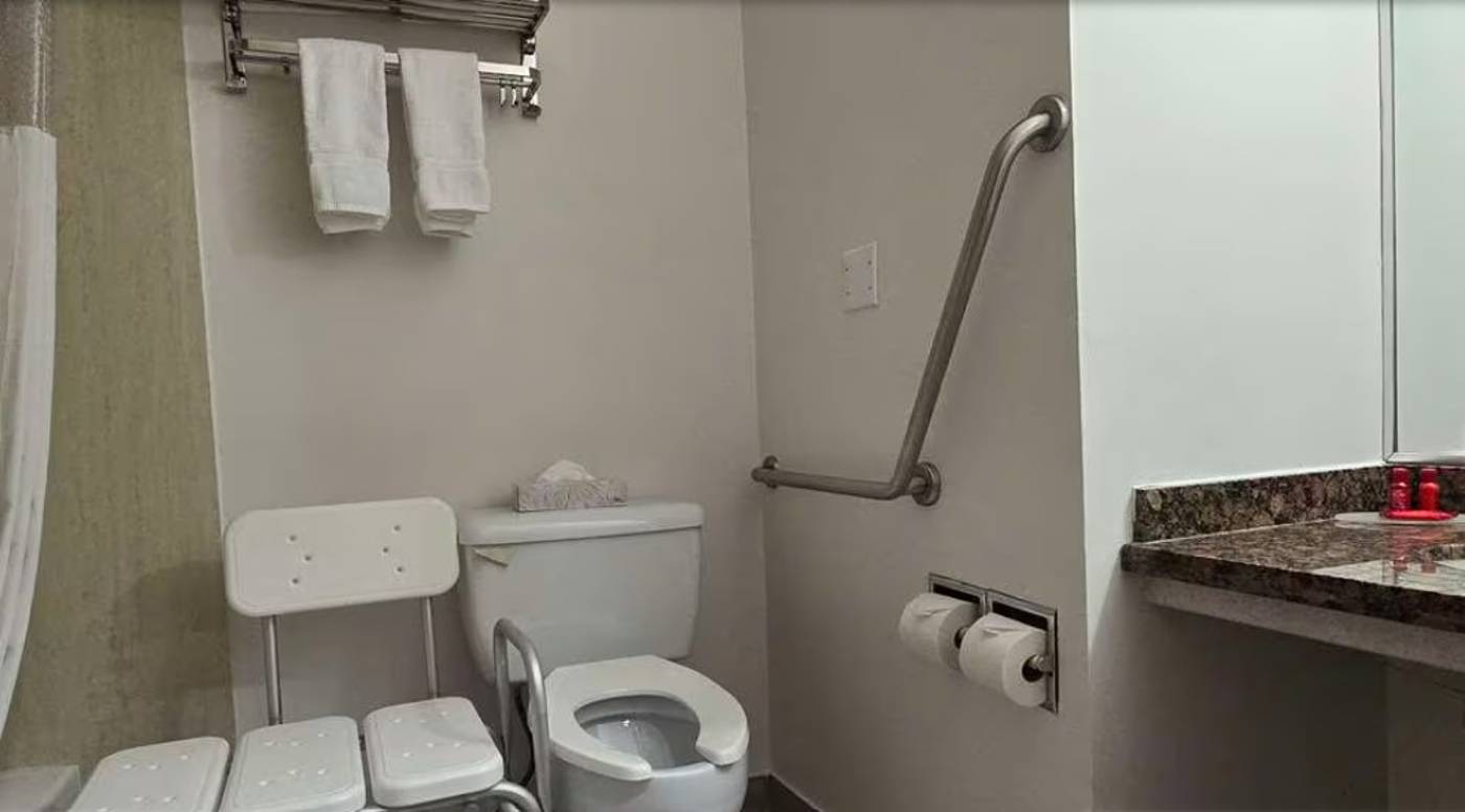 SureStay-by-Best-Western-Richmond-Vancouver-Airport-Room-18