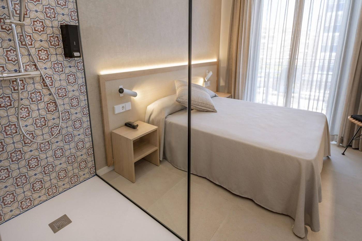 Alhambra-Room-17