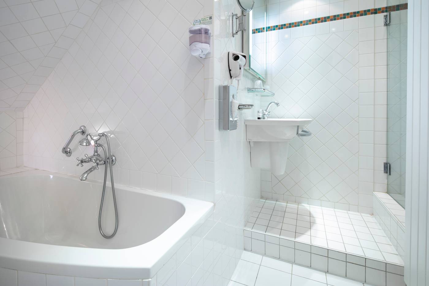 Elysees-Hotel-Room-37