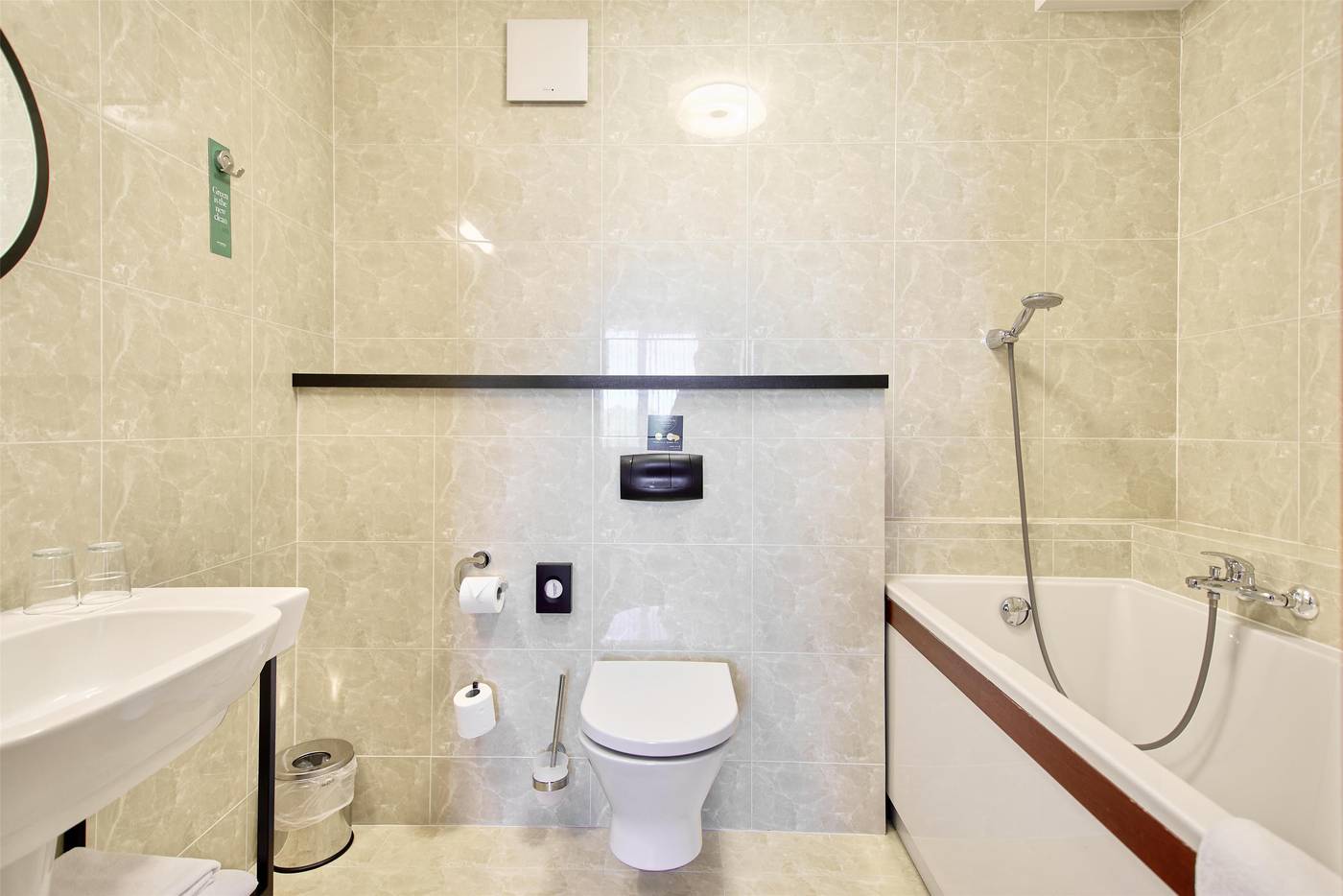 Metropolo-By-Golden-Tulip-Room-31