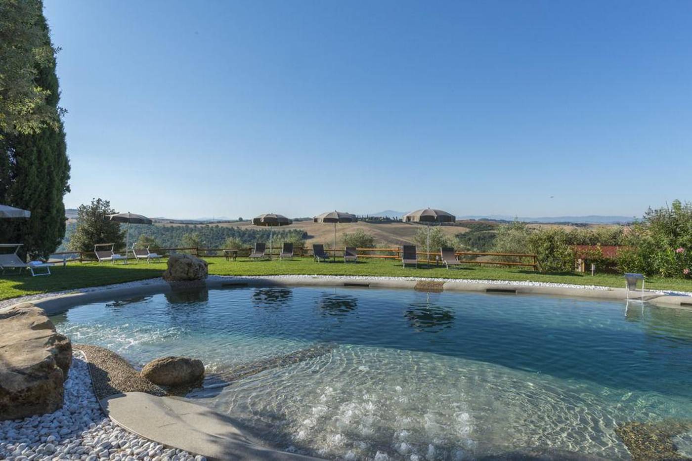 Castello-di-Leonina-Pool-6