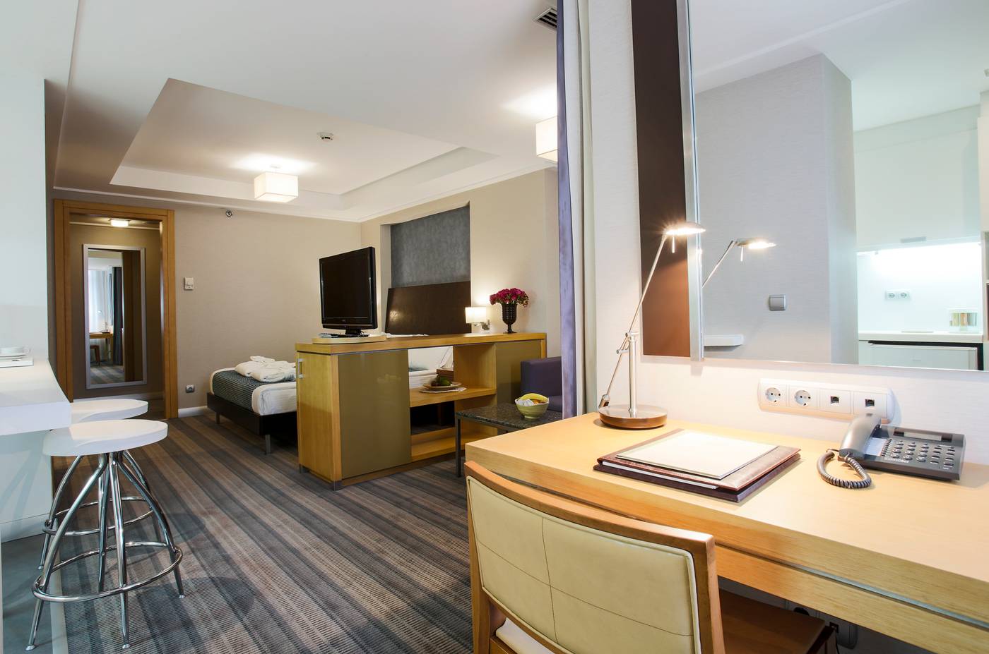 Housez-Suites-and-Apartments-Room-1