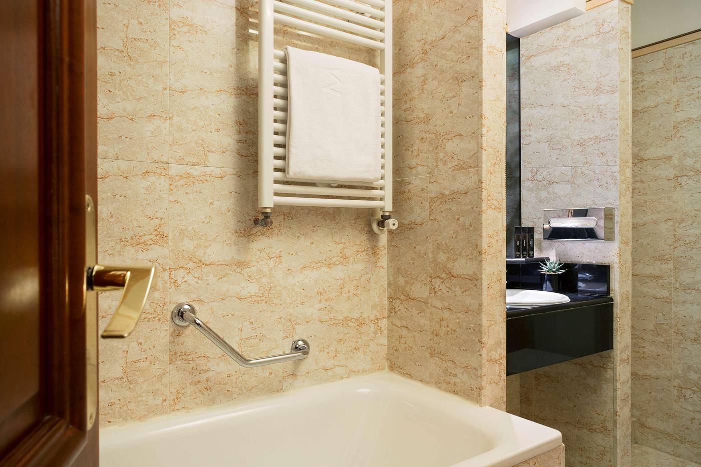 Melia-Paris-Champs-Elys----es-Room-32