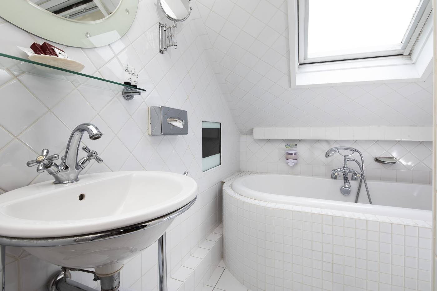 Elysees-Hotel-General-view-35