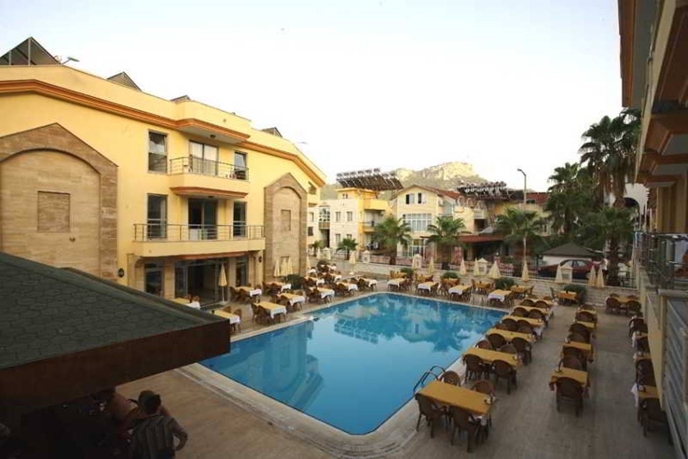 Grand-Lukullus-Hotel-Pool-6