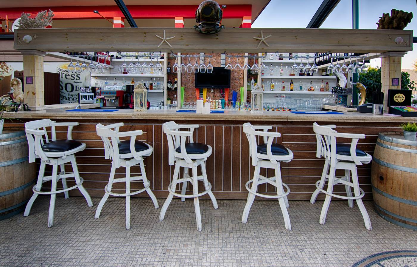 Romance-Beach-Bar-17