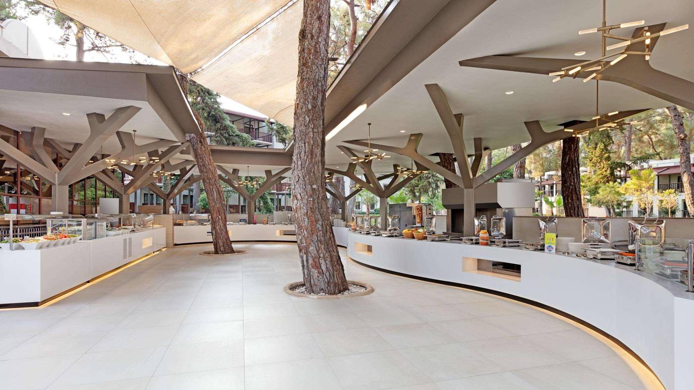 Seven-Seas-Hotel-Life-Lobby-46