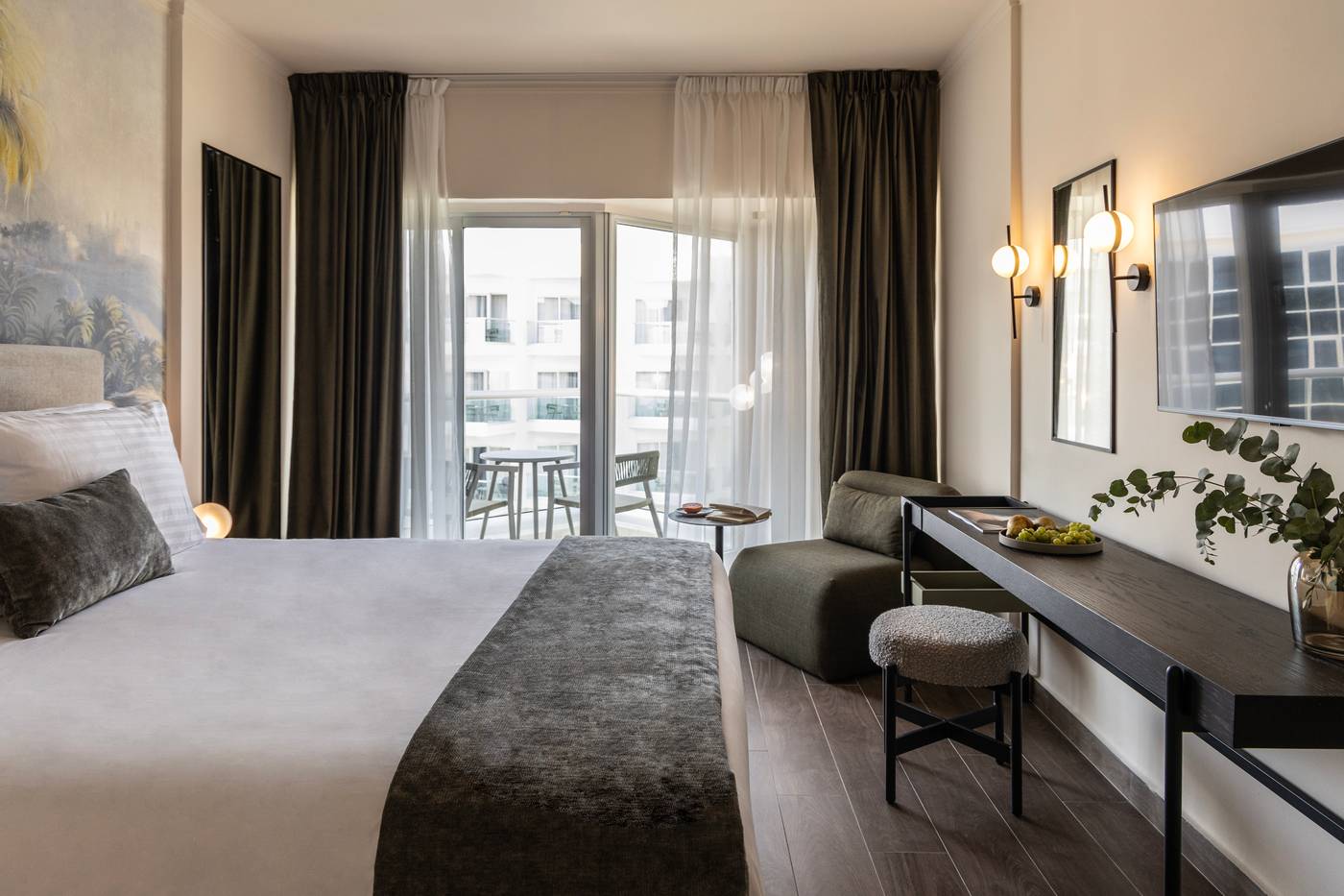 Cali-Resort---Spa-by-Louis-Hotels-Room-25