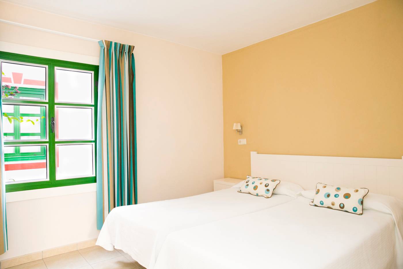 Apartamentos-LIVVO-Puerto-de-Mog--n-Room-22