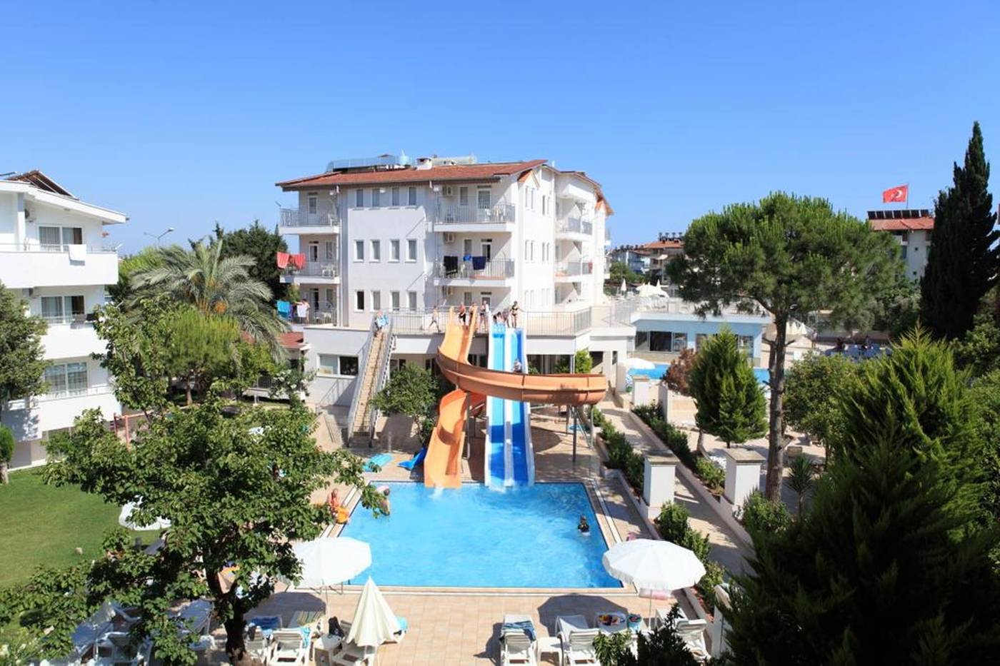 Hotel-Catty-Cats-Garden-General-view-2