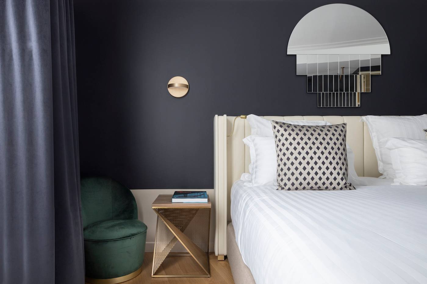 Hotel-Parisianer-Room-4