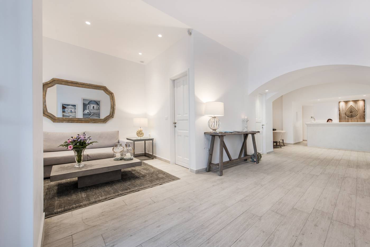 Aqua-Luxury-Suites-Lobby-57