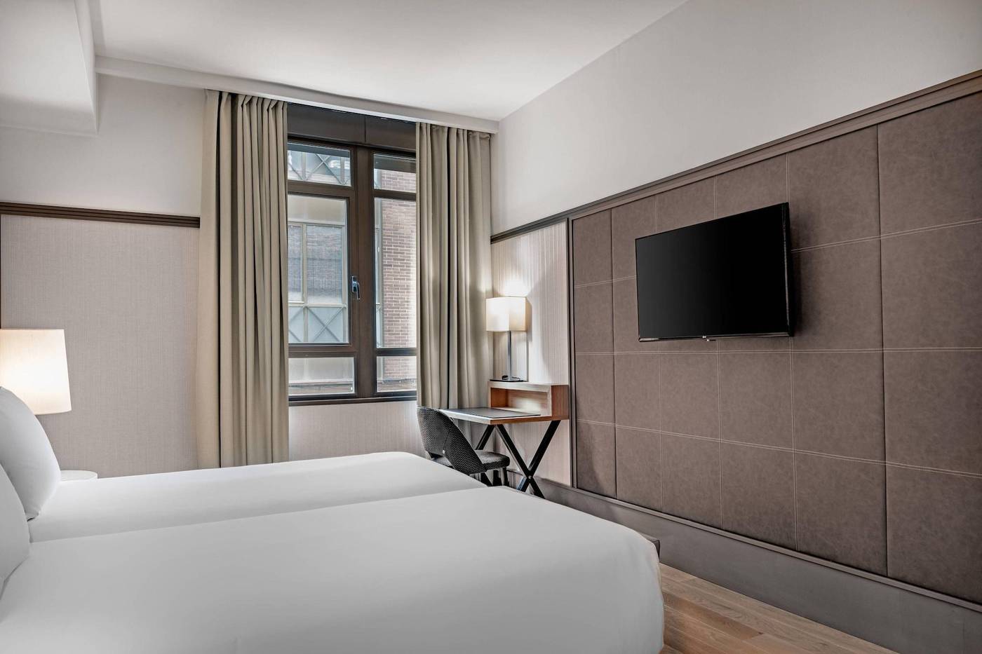 AC-Madrid-Avendia-de-America-Room-23