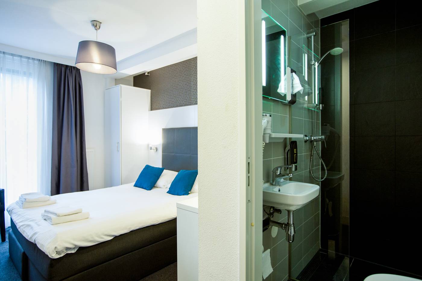 Hotel-Vossius-Vondelpark-Room-14