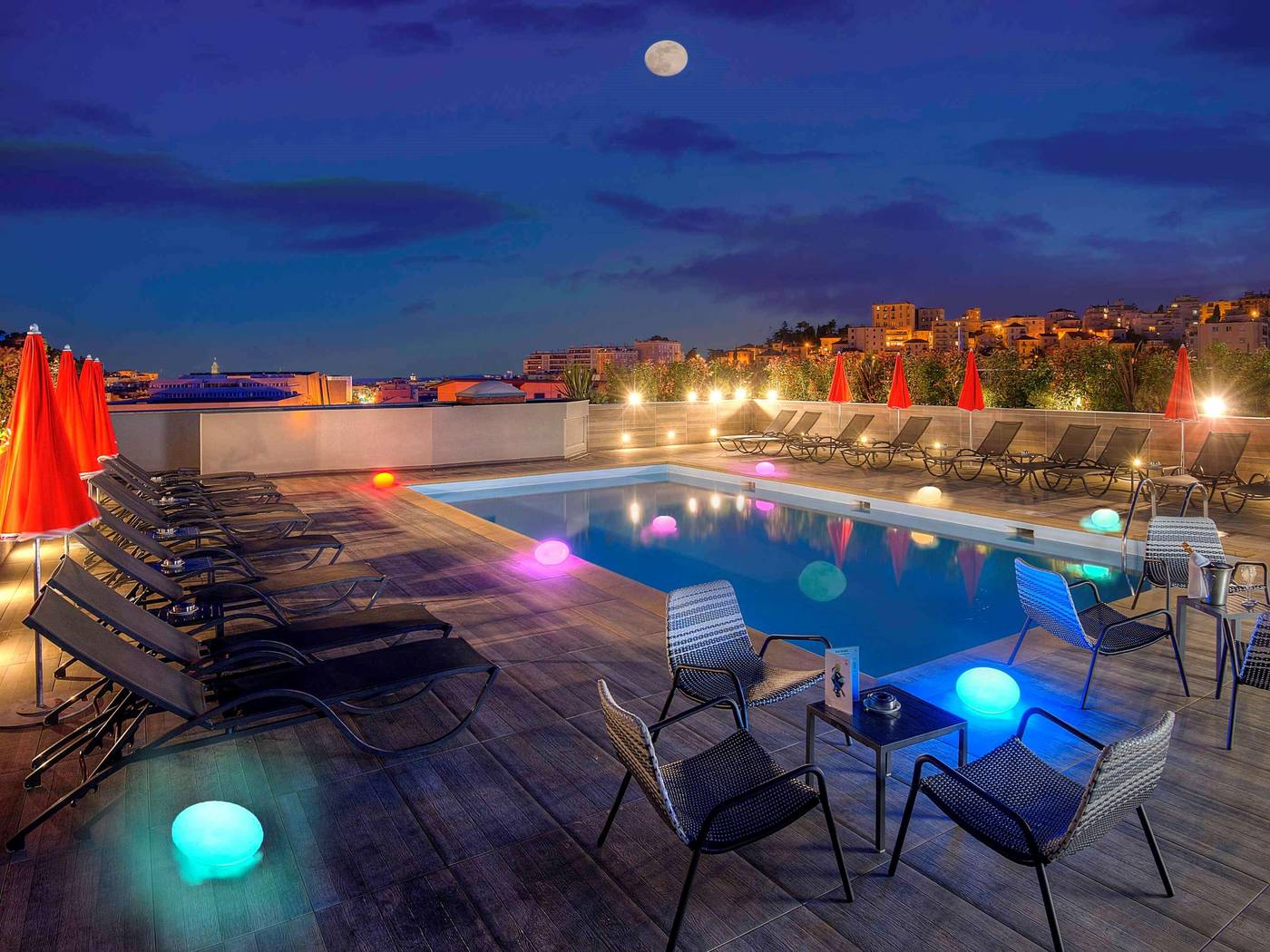 Novotel-Nice-Centre-Vieux-Nice-Pool-6