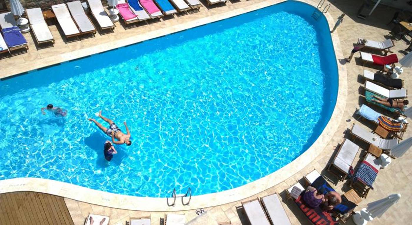Costa Queen Resort