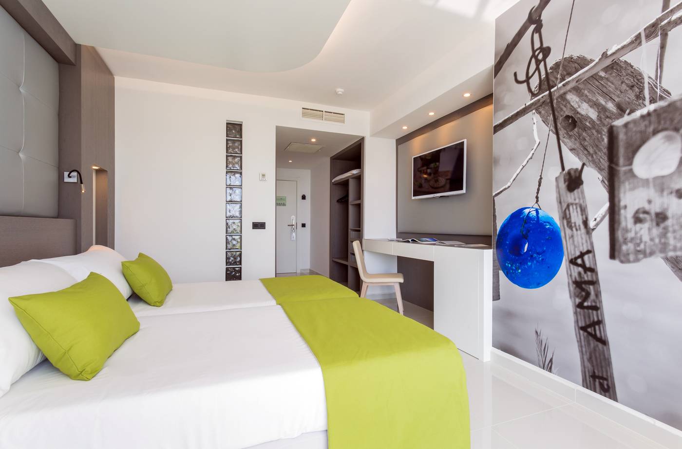 The-Ibiza-Twiins-Room-30