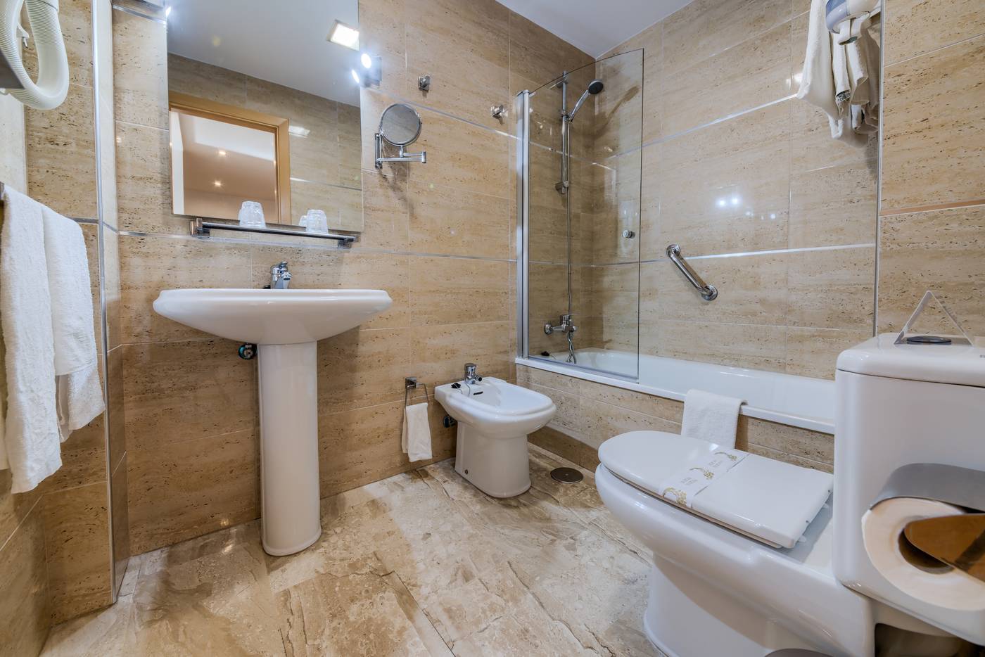 Loto-Conil-Apartamentos-Room-40