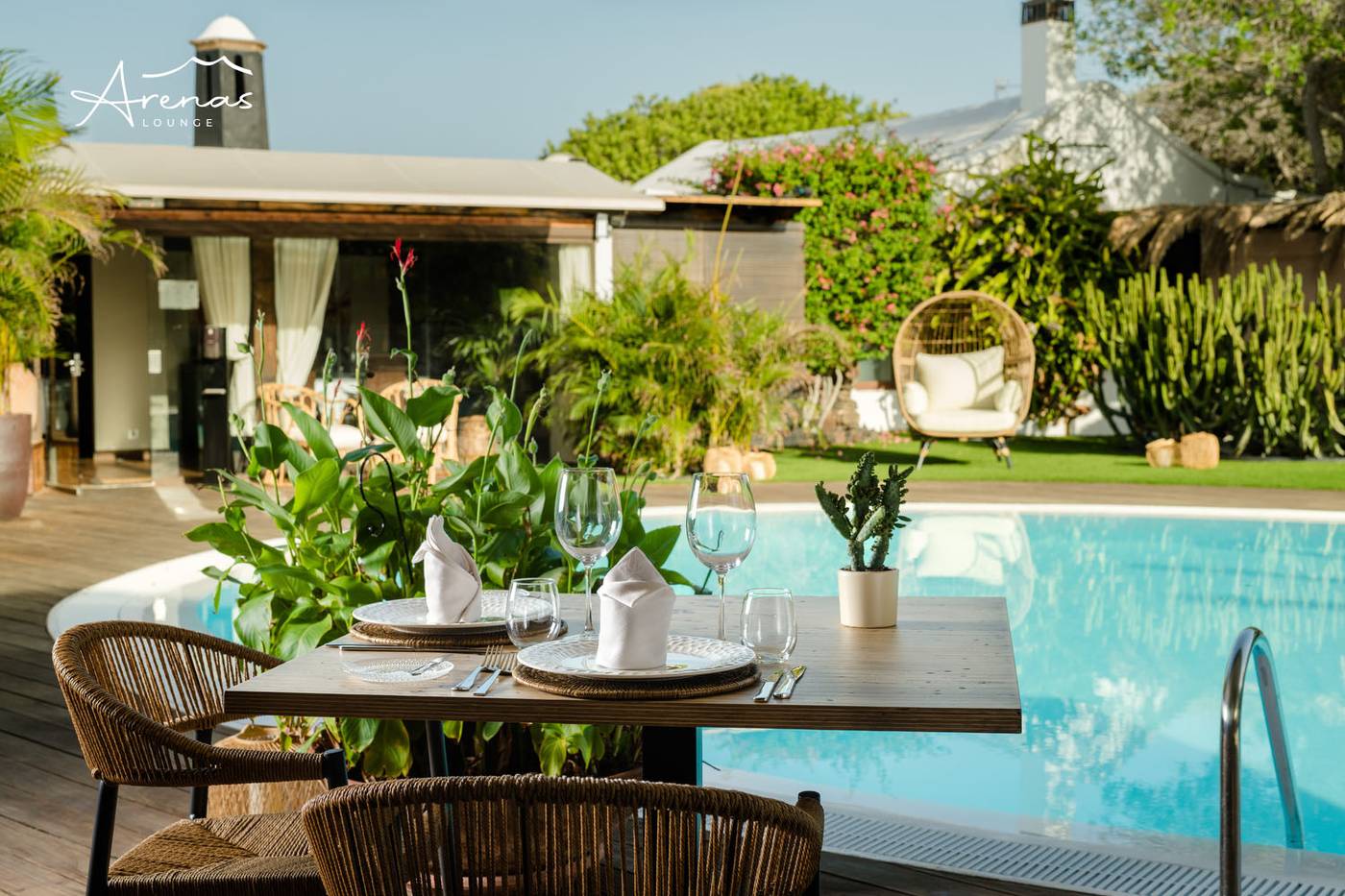 Alondra-Villas---Suites-Restaurant-7