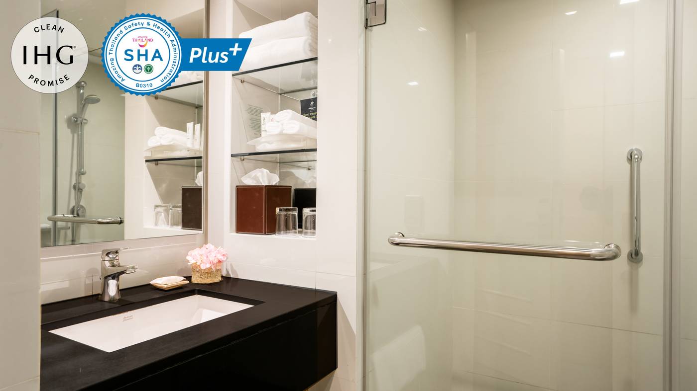 Holiday-Inn-Bangkok-Silom-Room-41