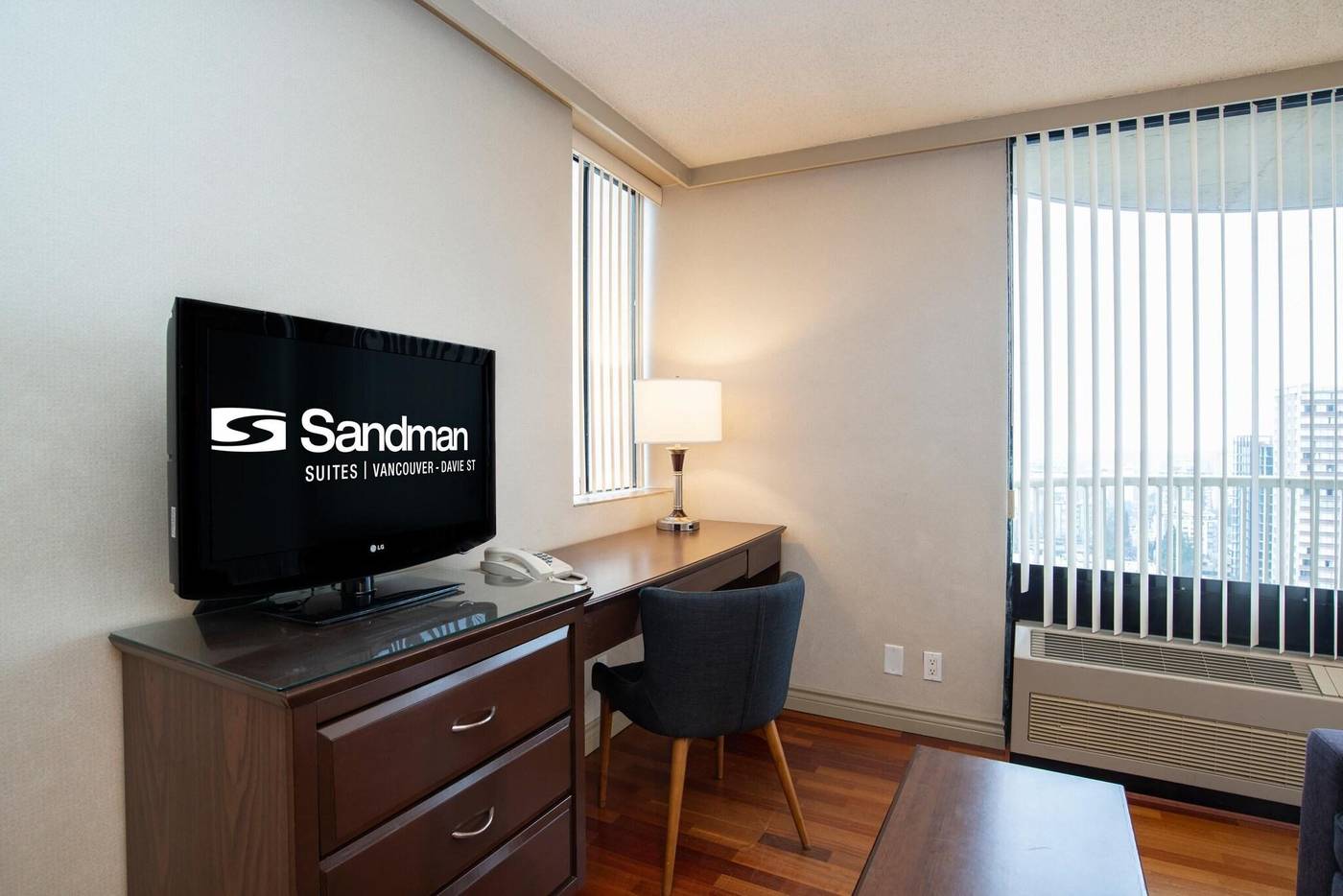 Sandman-Suites-Davie-Room-10