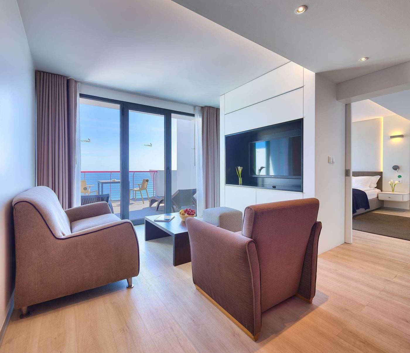 The-Views-Monumental-Room-23