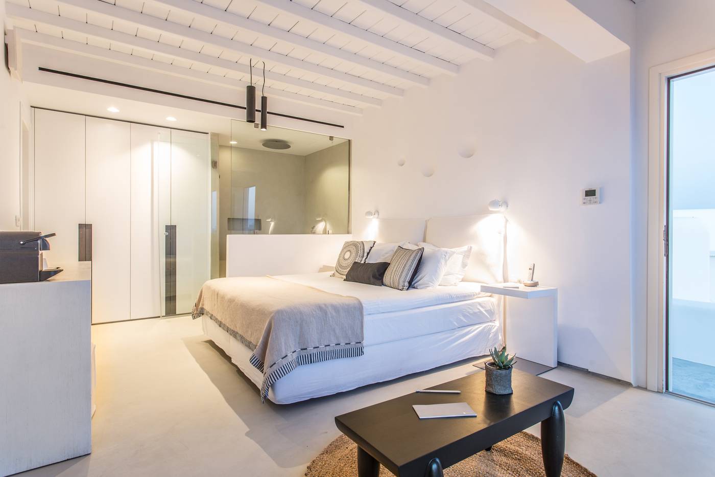 Ostraco-Luxury-Suites-Room-28