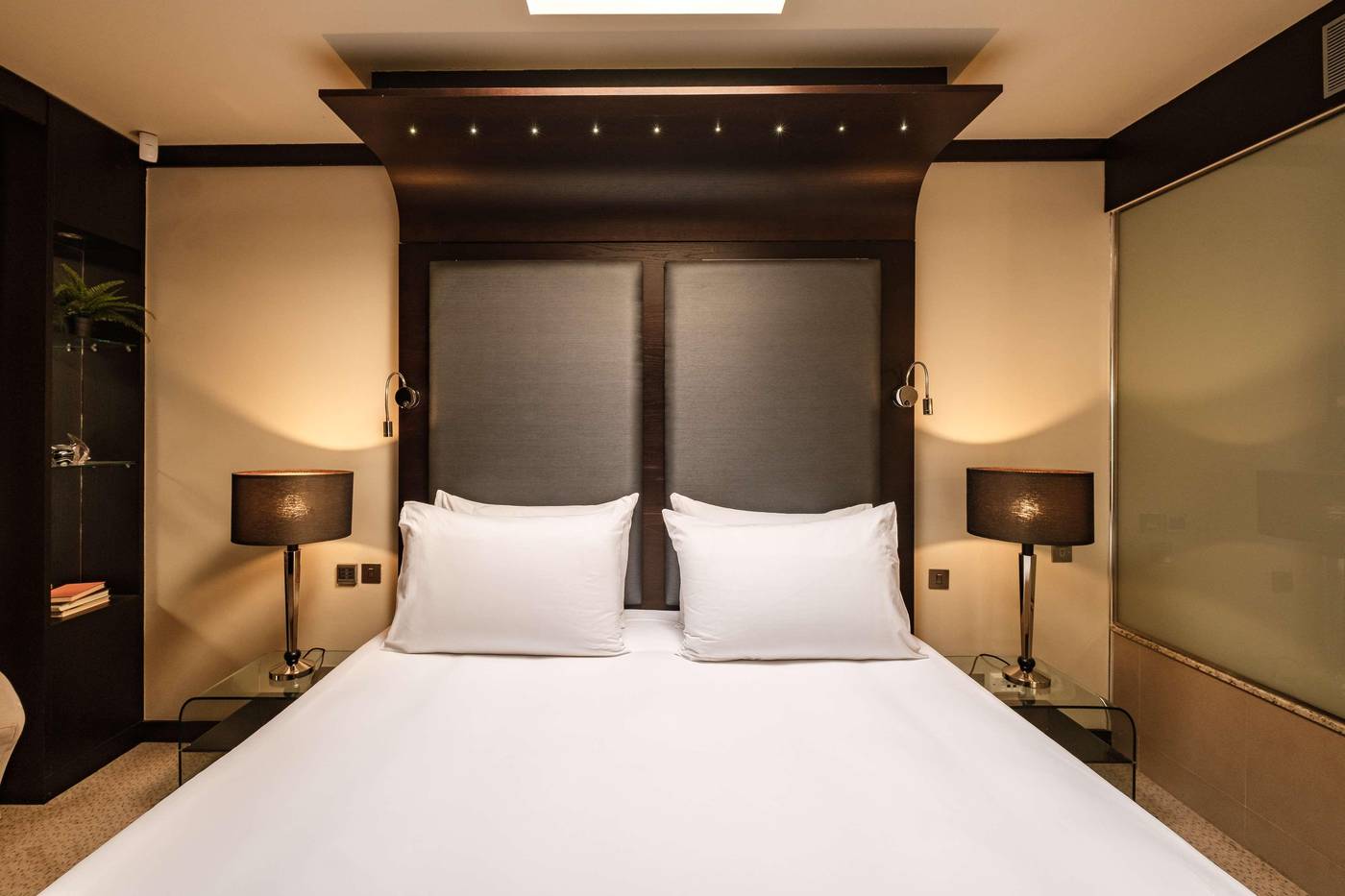 Radisson-Blu-Resort---Spa-Golden-Sands-Room-40