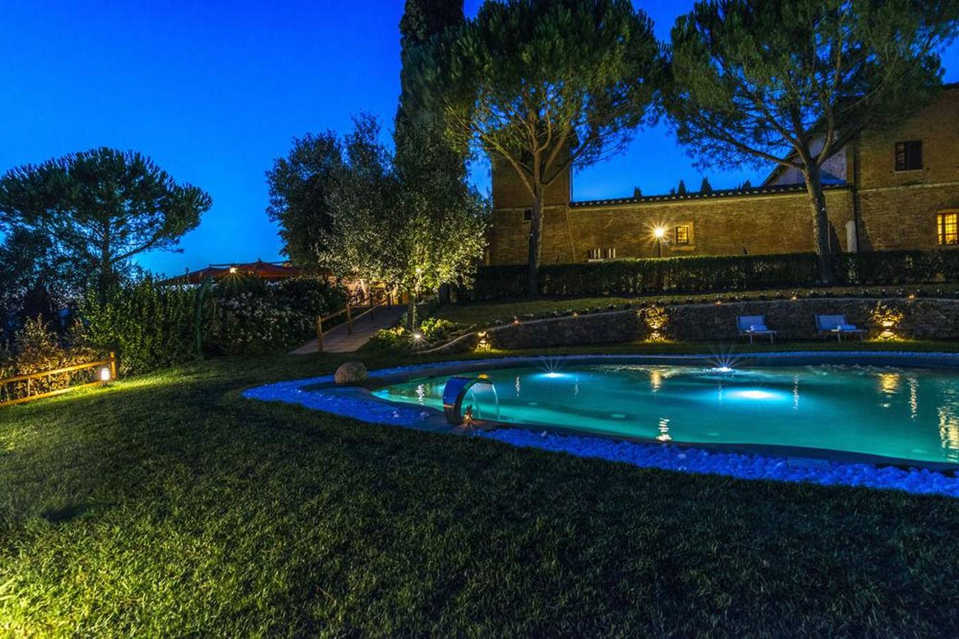 Castello-di-Leonina-Pool-25