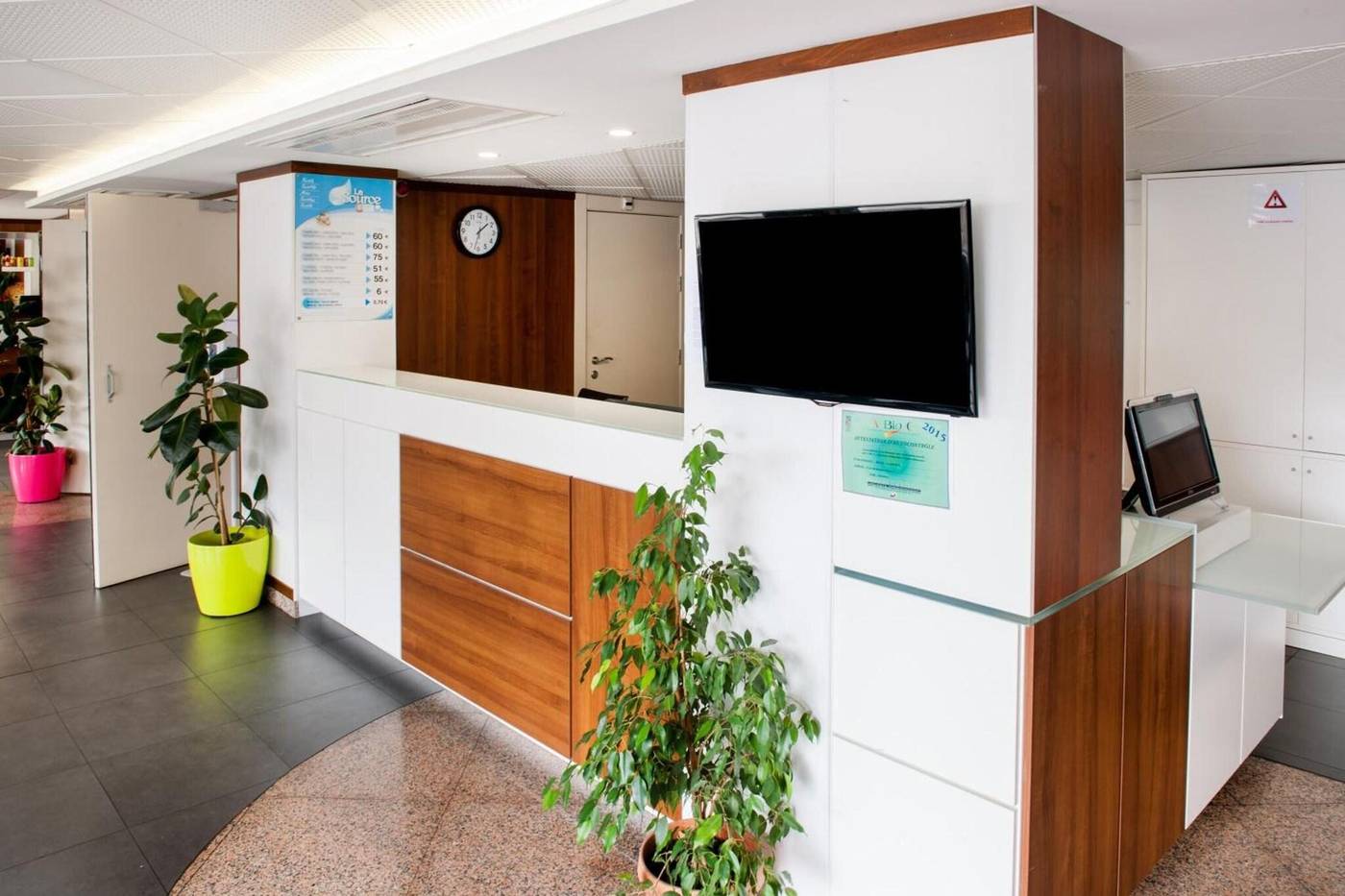 La Source-France-LOURDES-Lobby-8