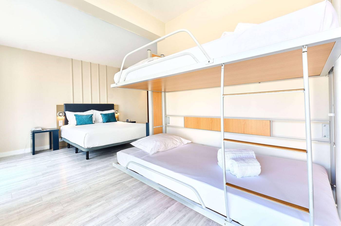 Tryp-Lisboa-Caparica-Mar-Hotel-Room-36