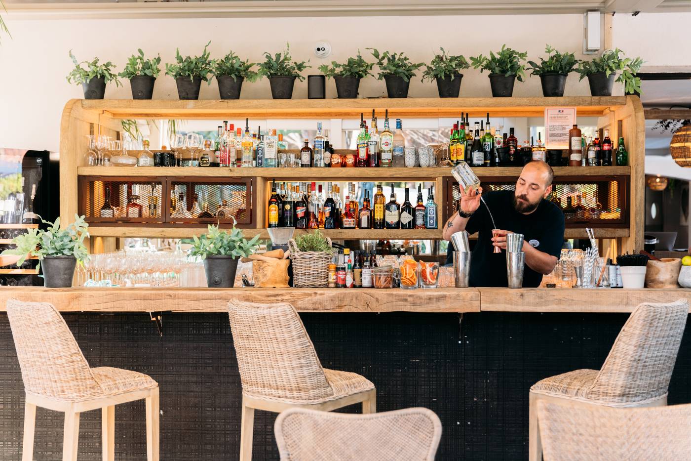 Font-Mourier-Hotel-Bar-48