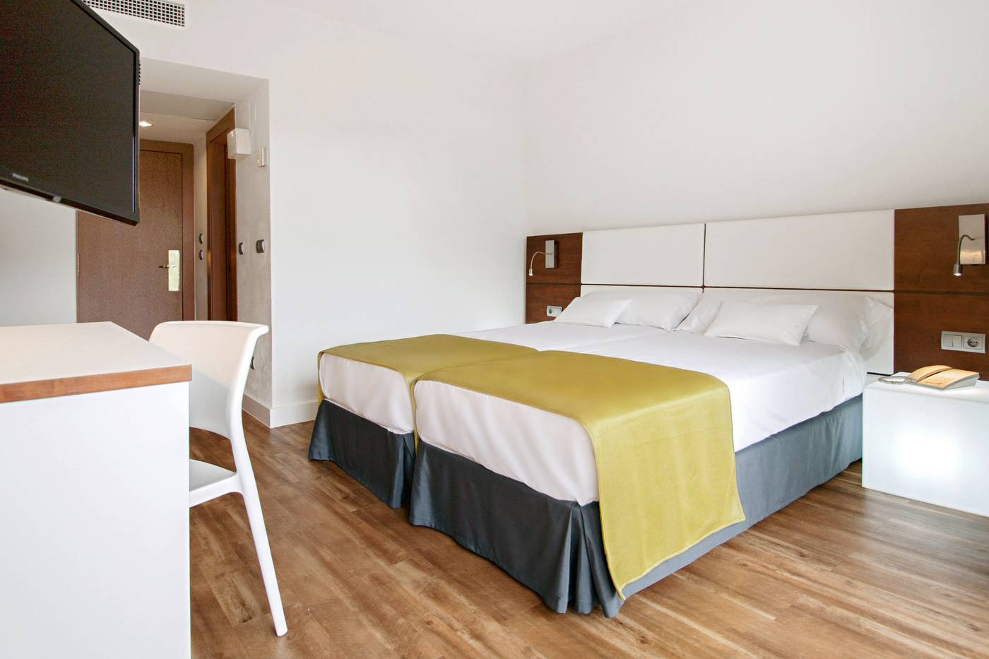 Cala-Blanca-Sun-Hotel-Room-13
