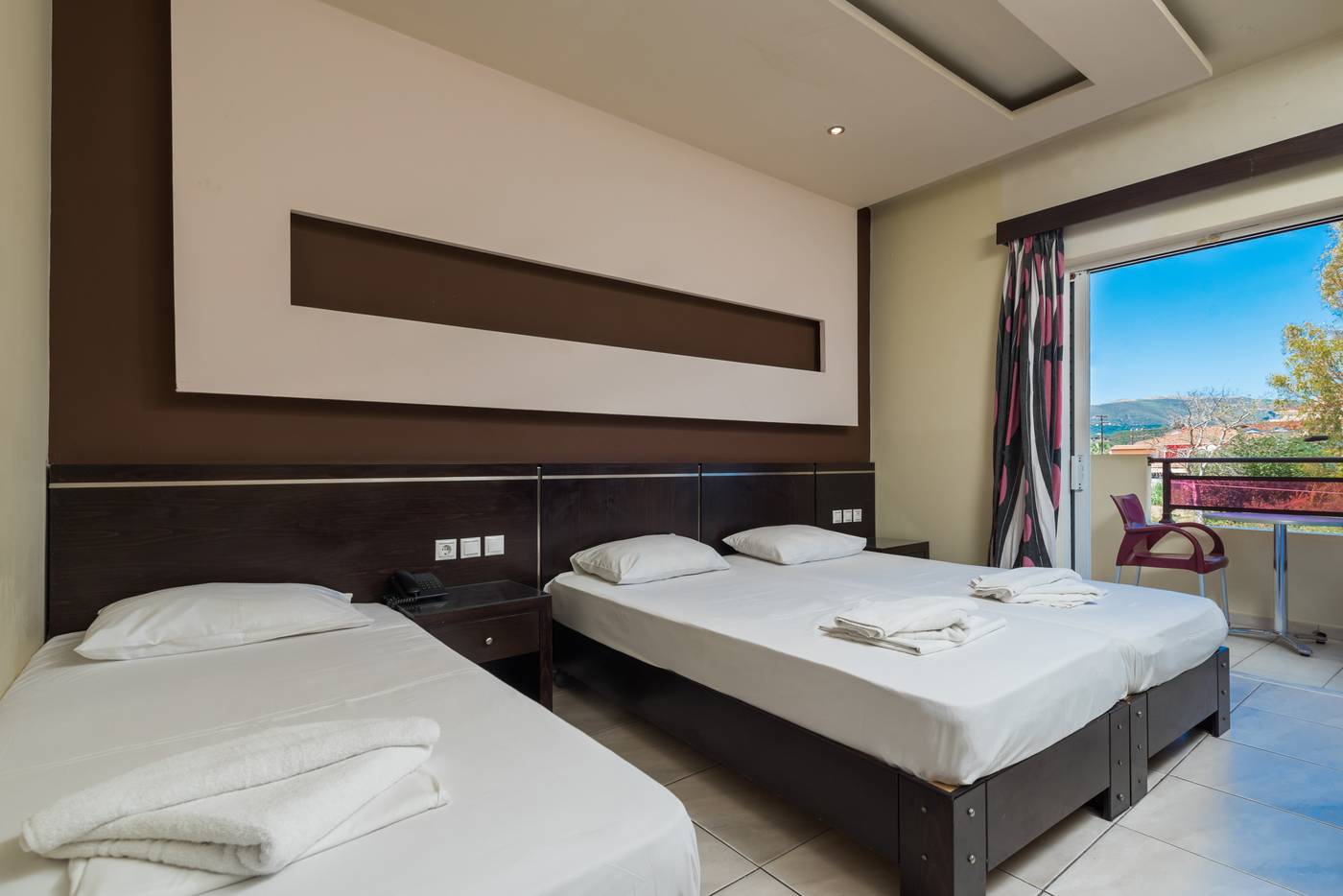 Canadian-Hotel-Room-22