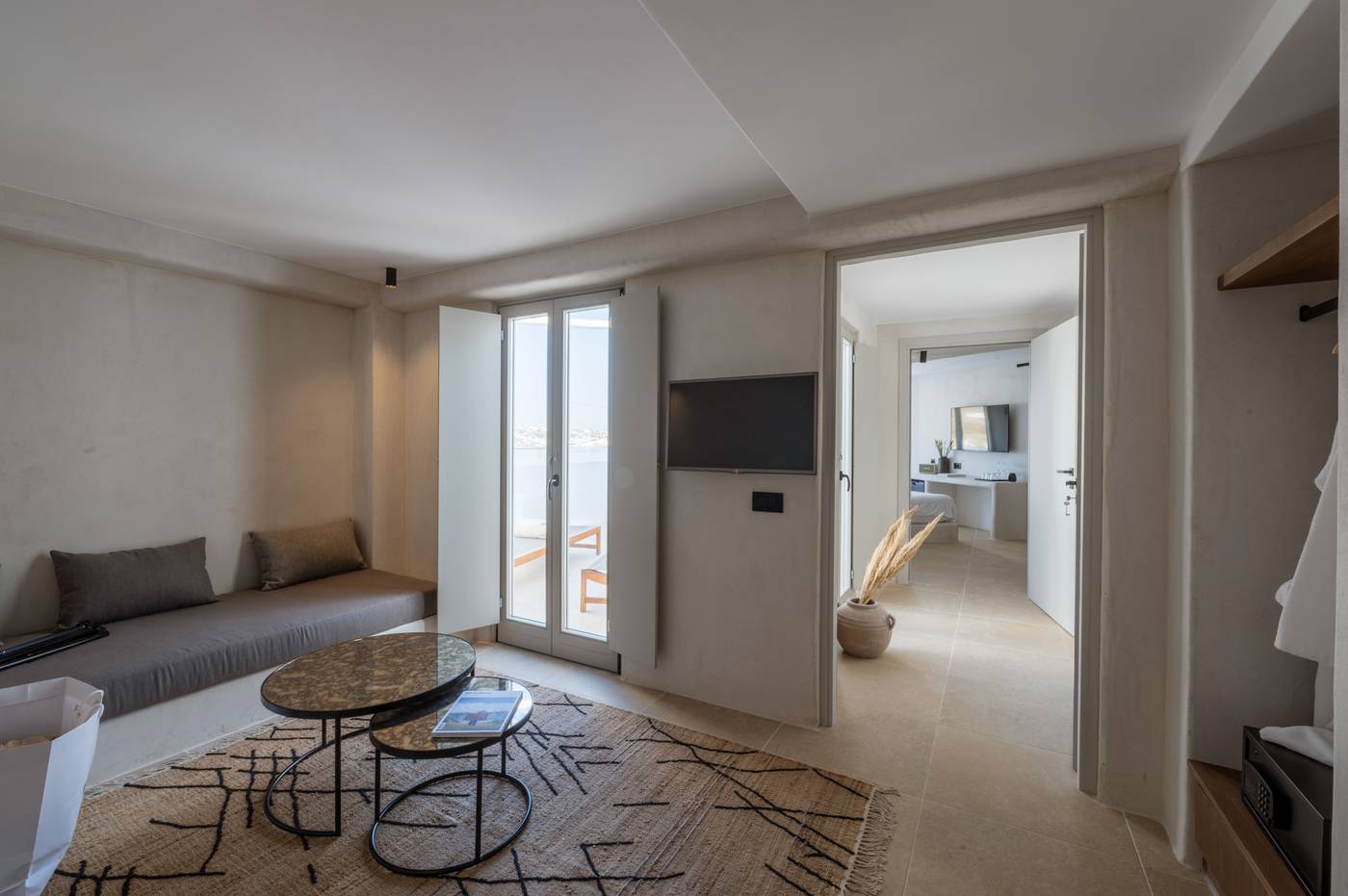 Rocabella-Mykonos-Art-Room-38