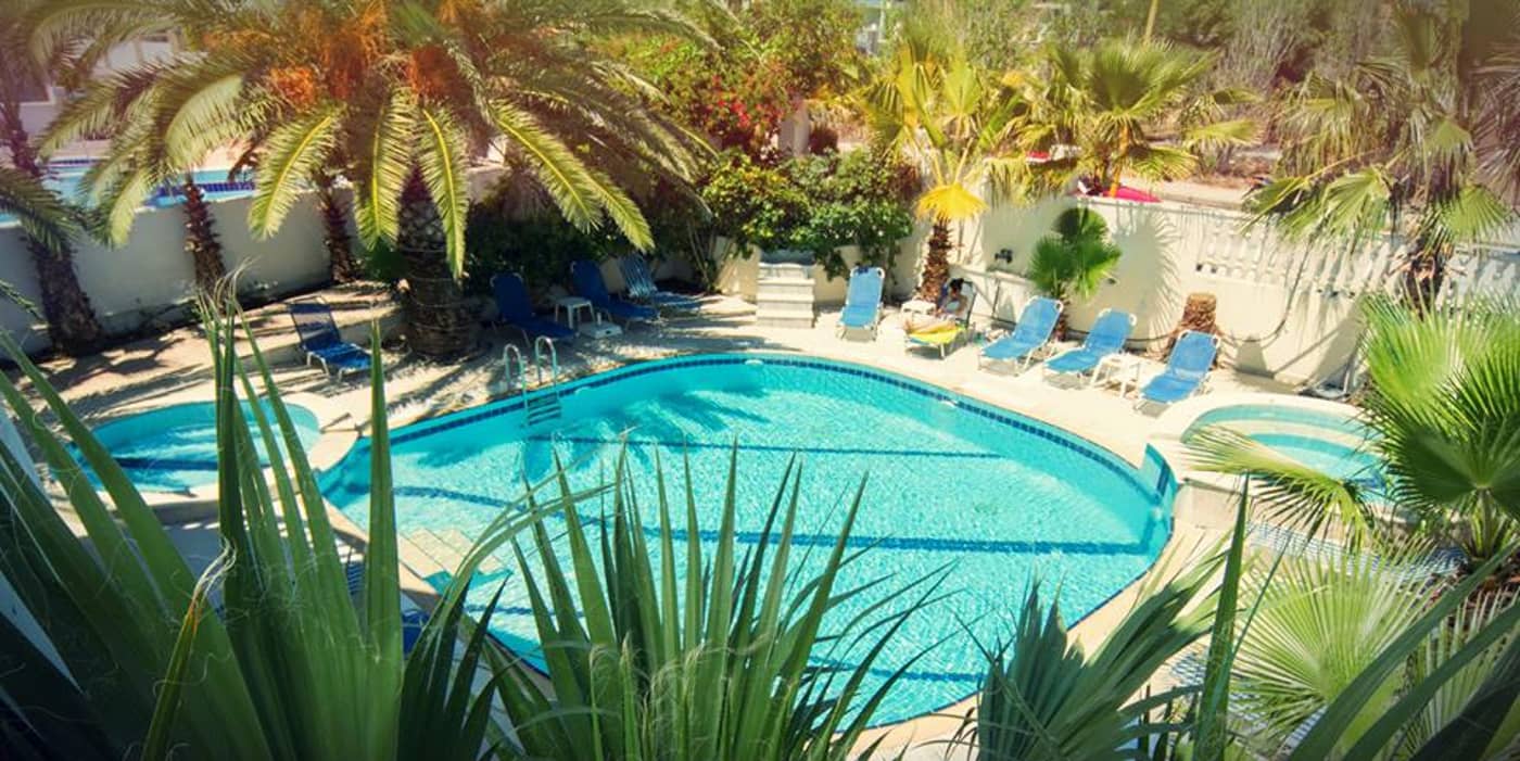 White-Palace-Studios-Pool-3