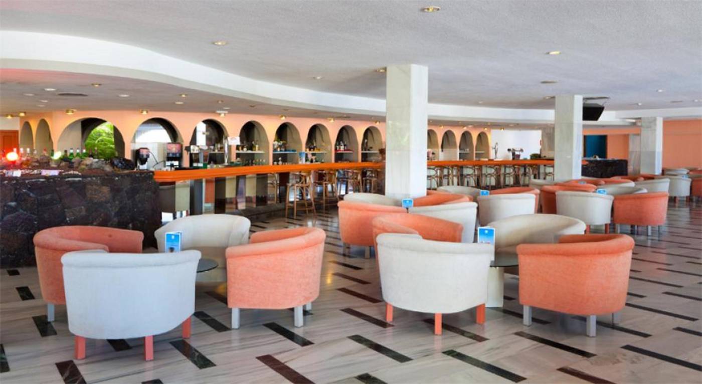 Elba---Premium-Suites---Adults-Only-Restaurant-35