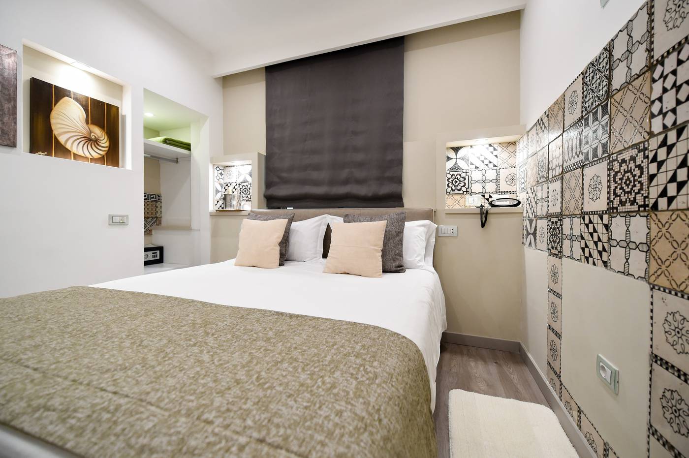 Sorrento-City-Room-37